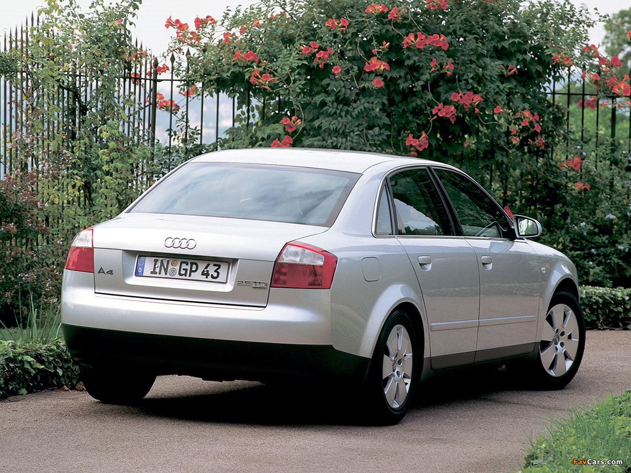Audi A4 2.5 TDI quattro Sedan B6,8E (2000–2004) wallpapers (1280 x 960)