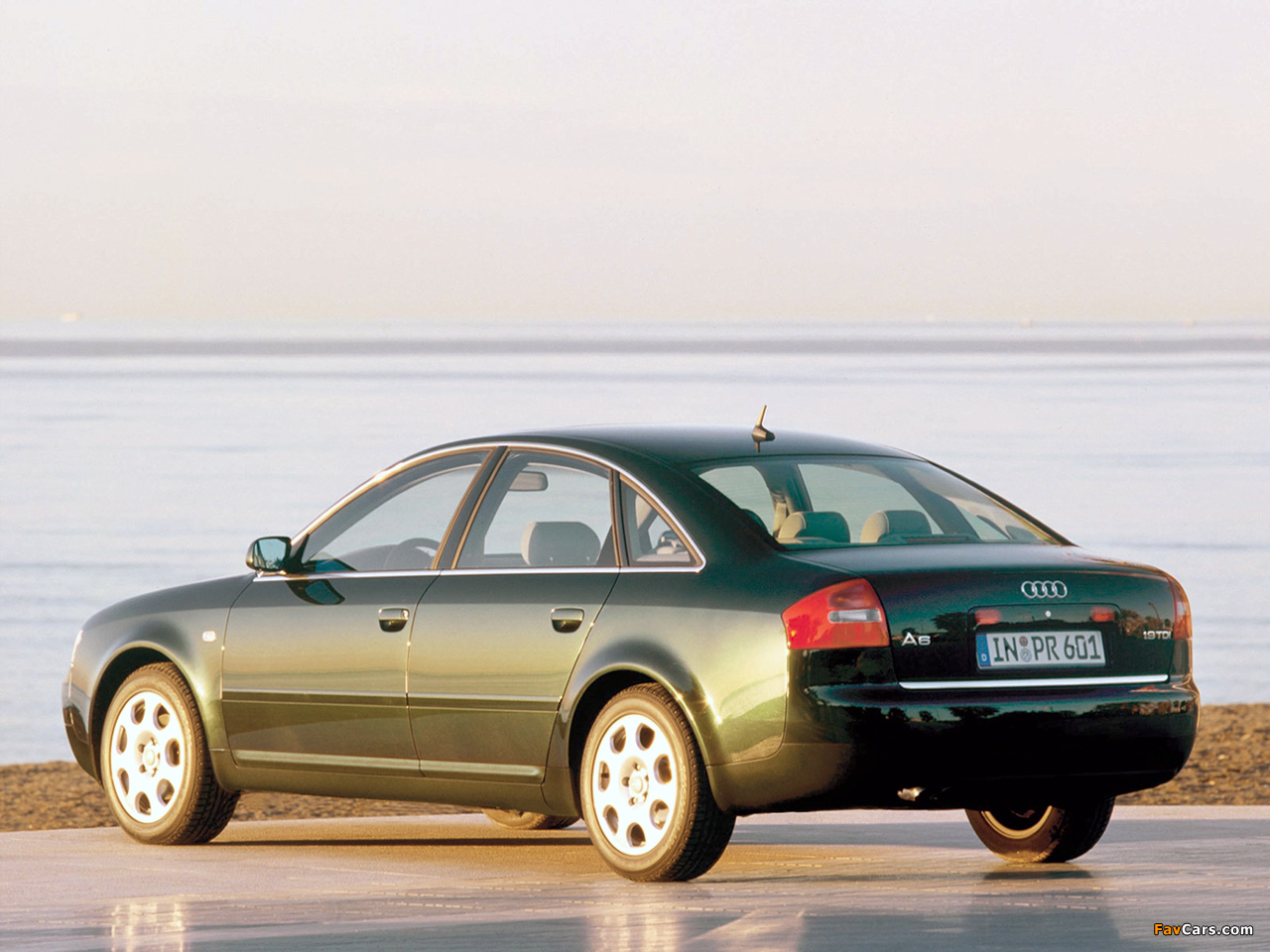 Audi A6 1.9 TDI Sedan (4B,C5) 2001–04 pictures (1280 x 960)