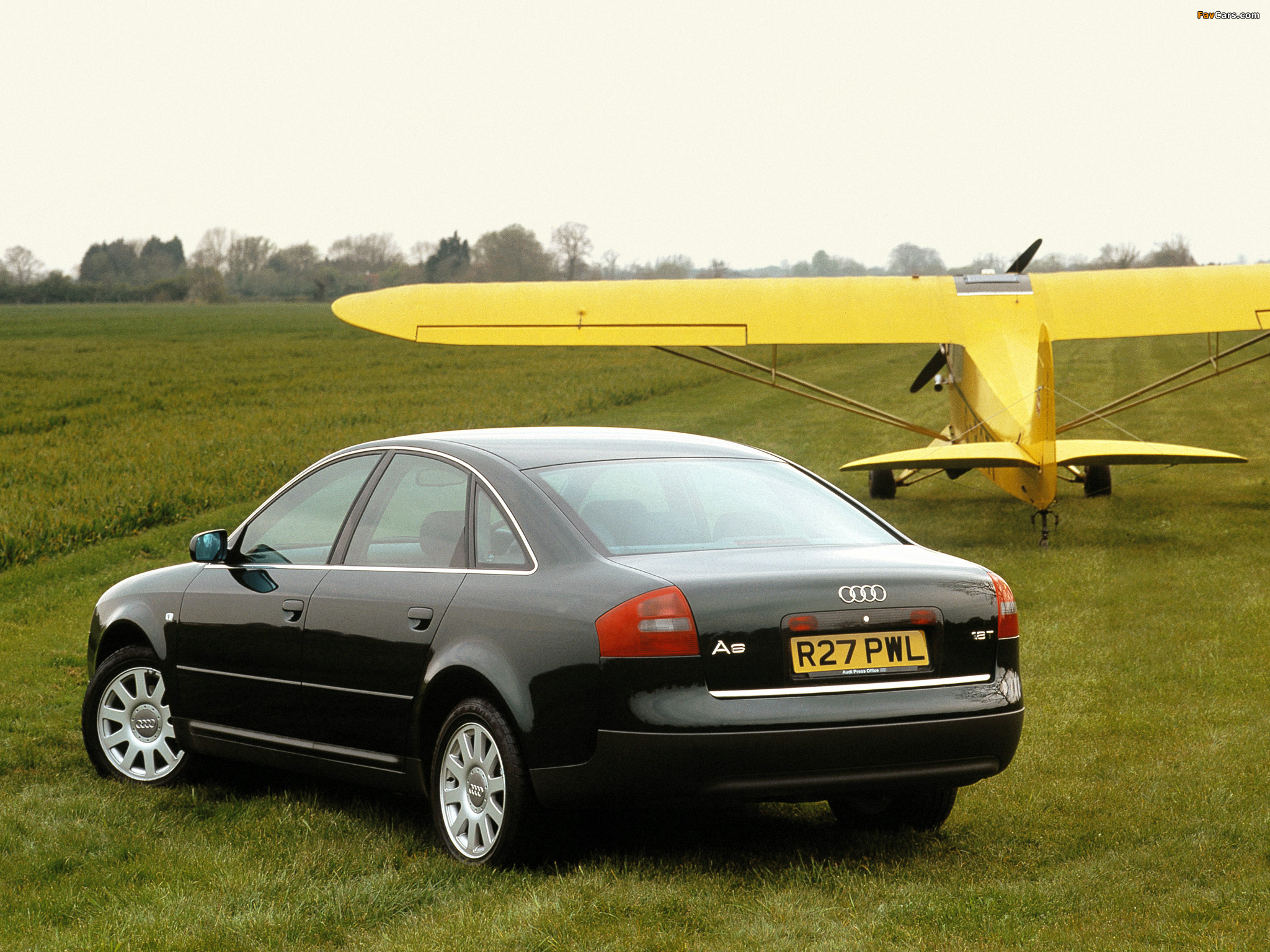 Images of Audi A6 Sedan UK-spec (4B,C5) 1997–2001 (2048 x 1536)