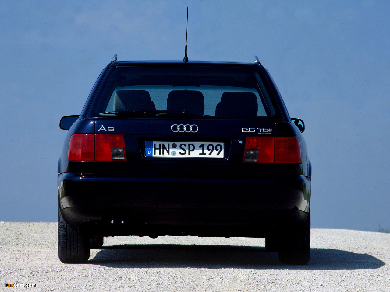 Photos of Audi A6 Avant (4A,C4) 1994–97 (1280 x 960)