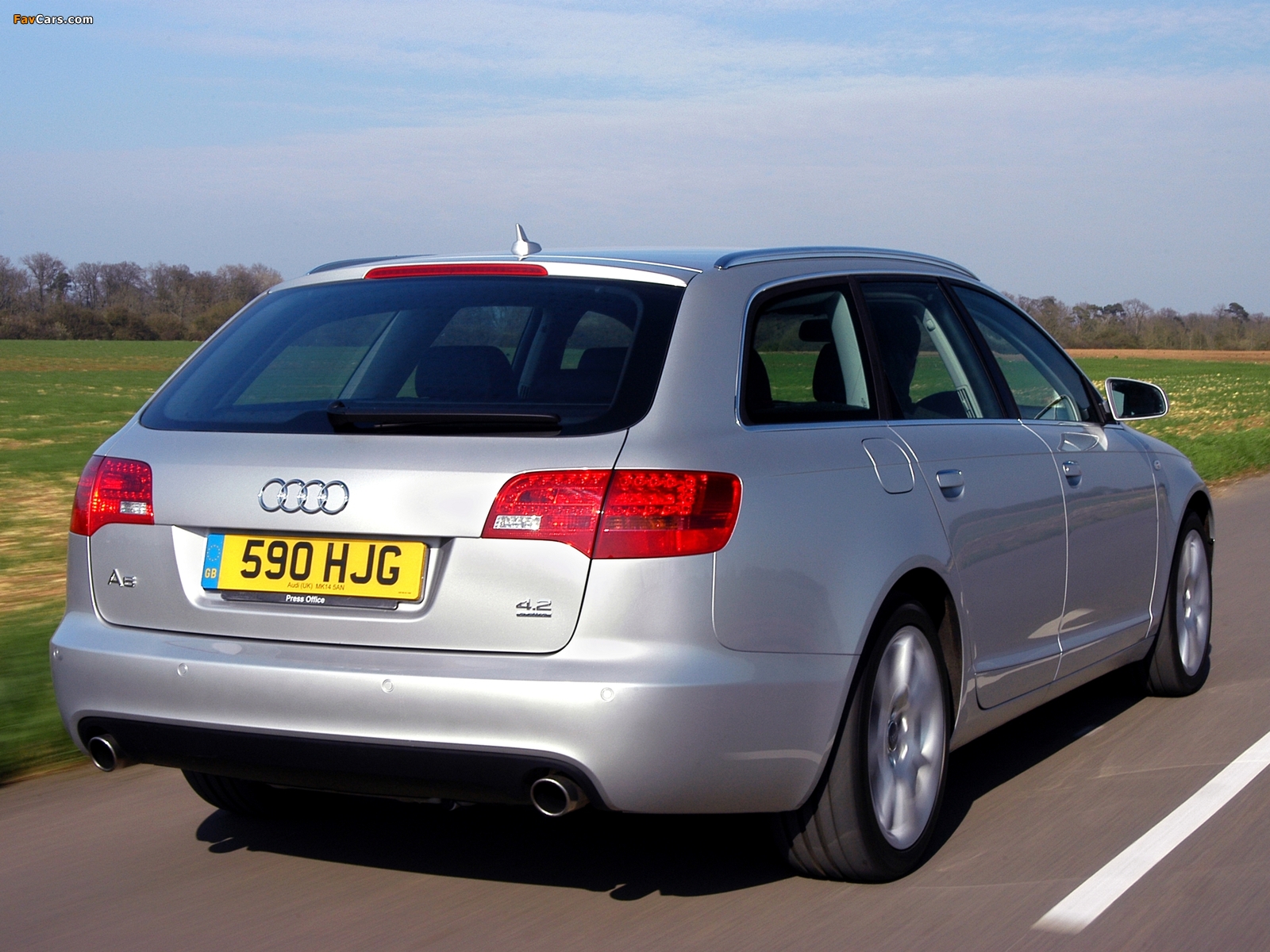 Photos of Audi A6 4.2 quattro Avant UK-spec (4F,C6) 2005–08 (1600 x 1200)