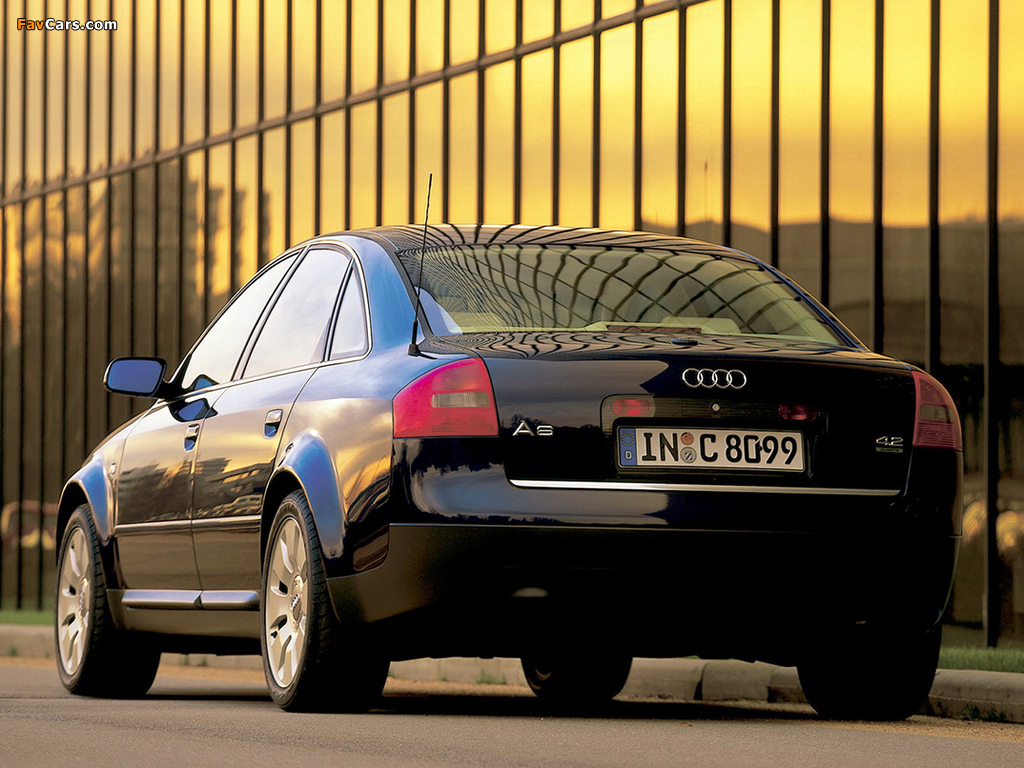Pictures of Audi A6 4.2 quattro Sedan (4B,C5) 1999–2001 (1024 x 768)