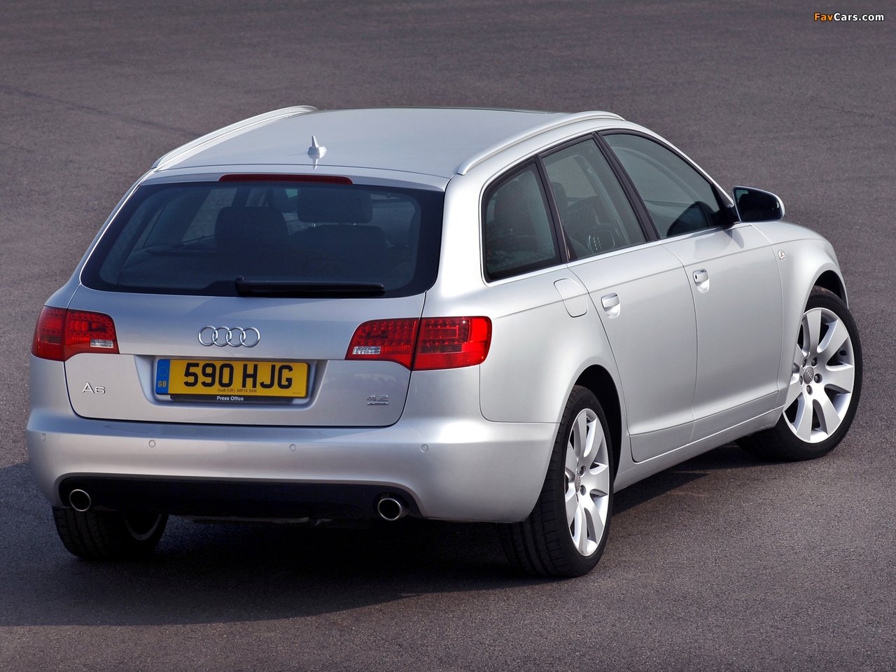 Pictures of Audi A6 4.2 quattro Avant UK-spec (4F,C6) 2005–08 (1280 x 960)