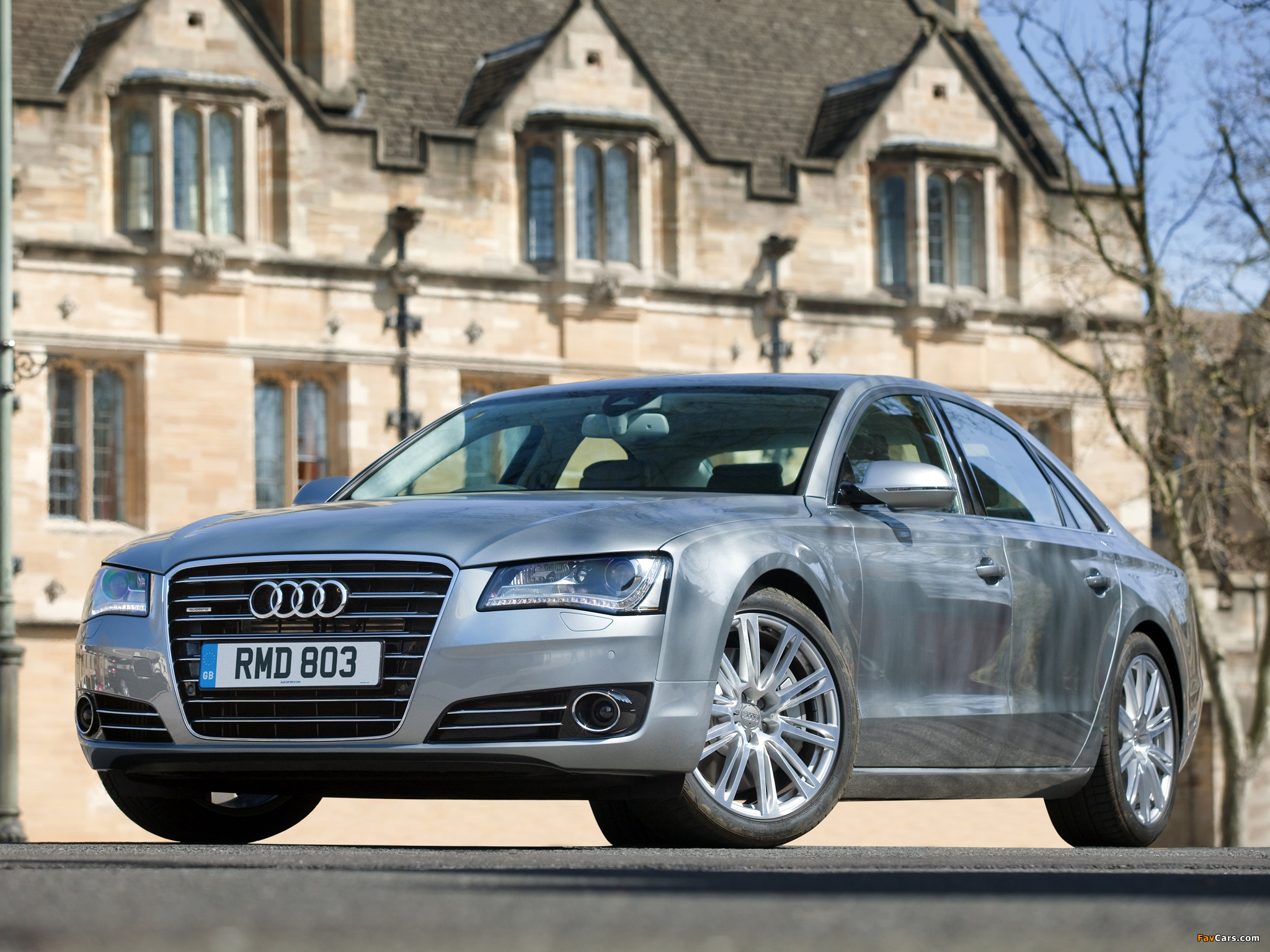 Photos of Audi A8 4.2 TDI quattro UK-spec (D4) 2010 (2048 x 1536)