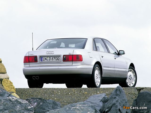 Pictures of Audi A8L 6.0 quattro (D2) 2001–02 (640 x 480)