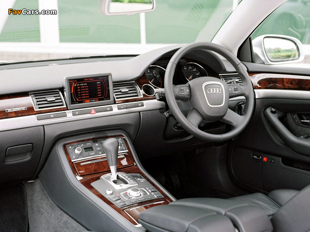 Pictures of Audi A8 6.0 quattro UK-spec (D3) 2005–08 (640 x 480)