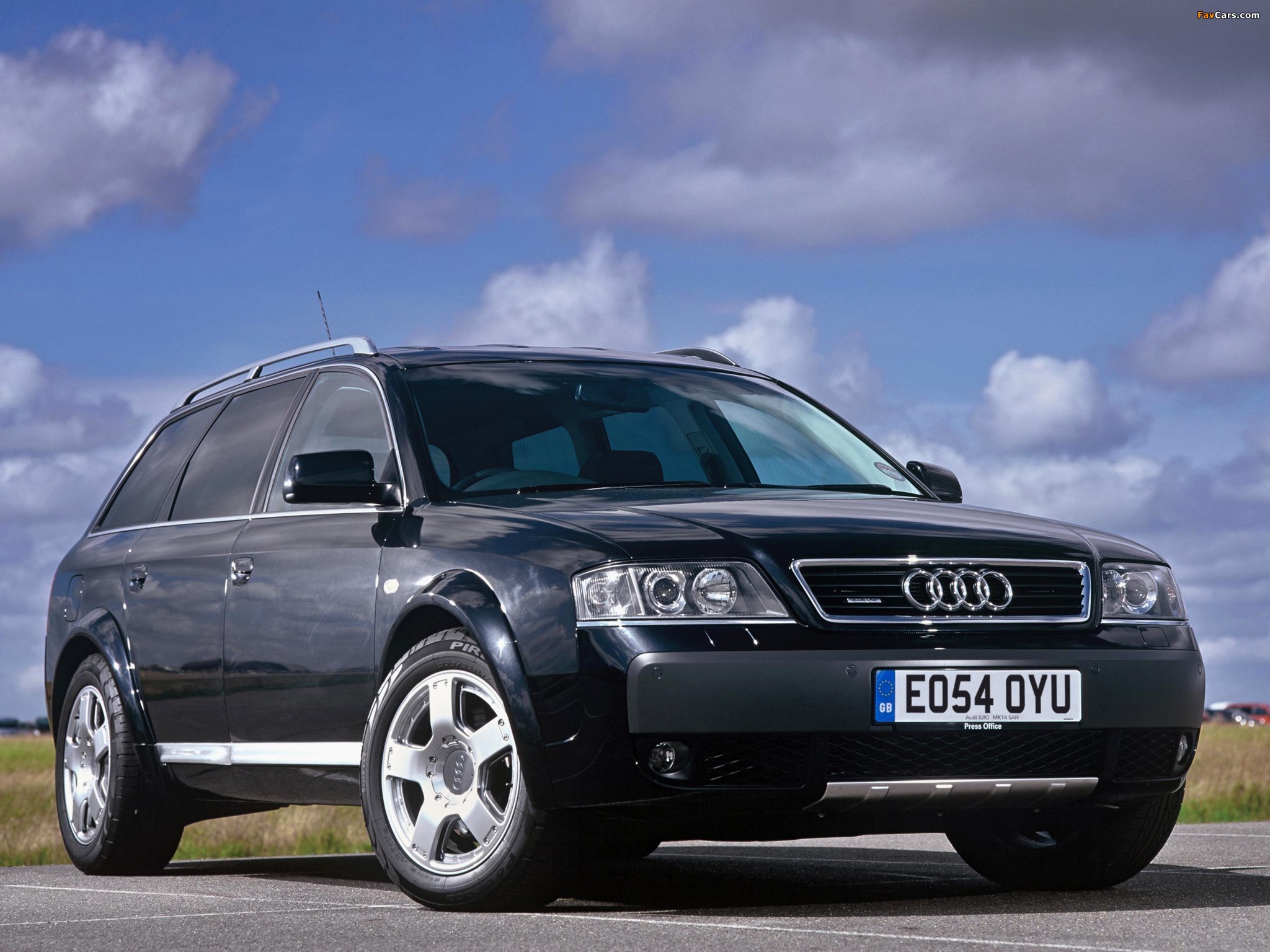 Audi Allroad 2.5 TDI quattro UK-spec (4B,C5) 2000–06 photos (2048 x 1536)