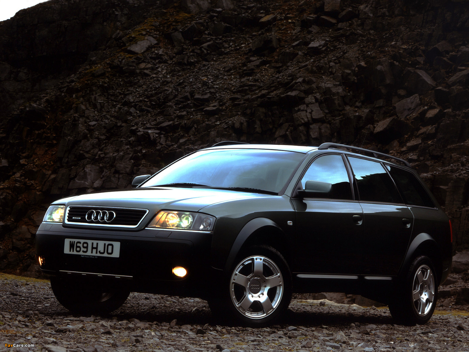 Images of Audi Allroad 2.7T quattro UK-spec (4B,C5) 2000–06 (1600 x 1200)