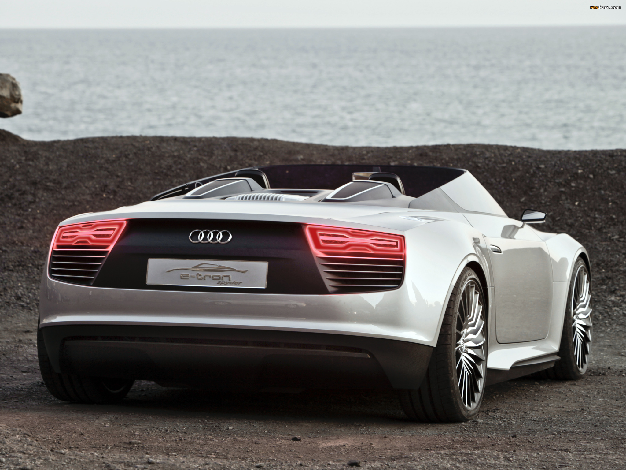 Audi e-Tron Spyder Concept 2010 wallpapers (2048 x 1536)