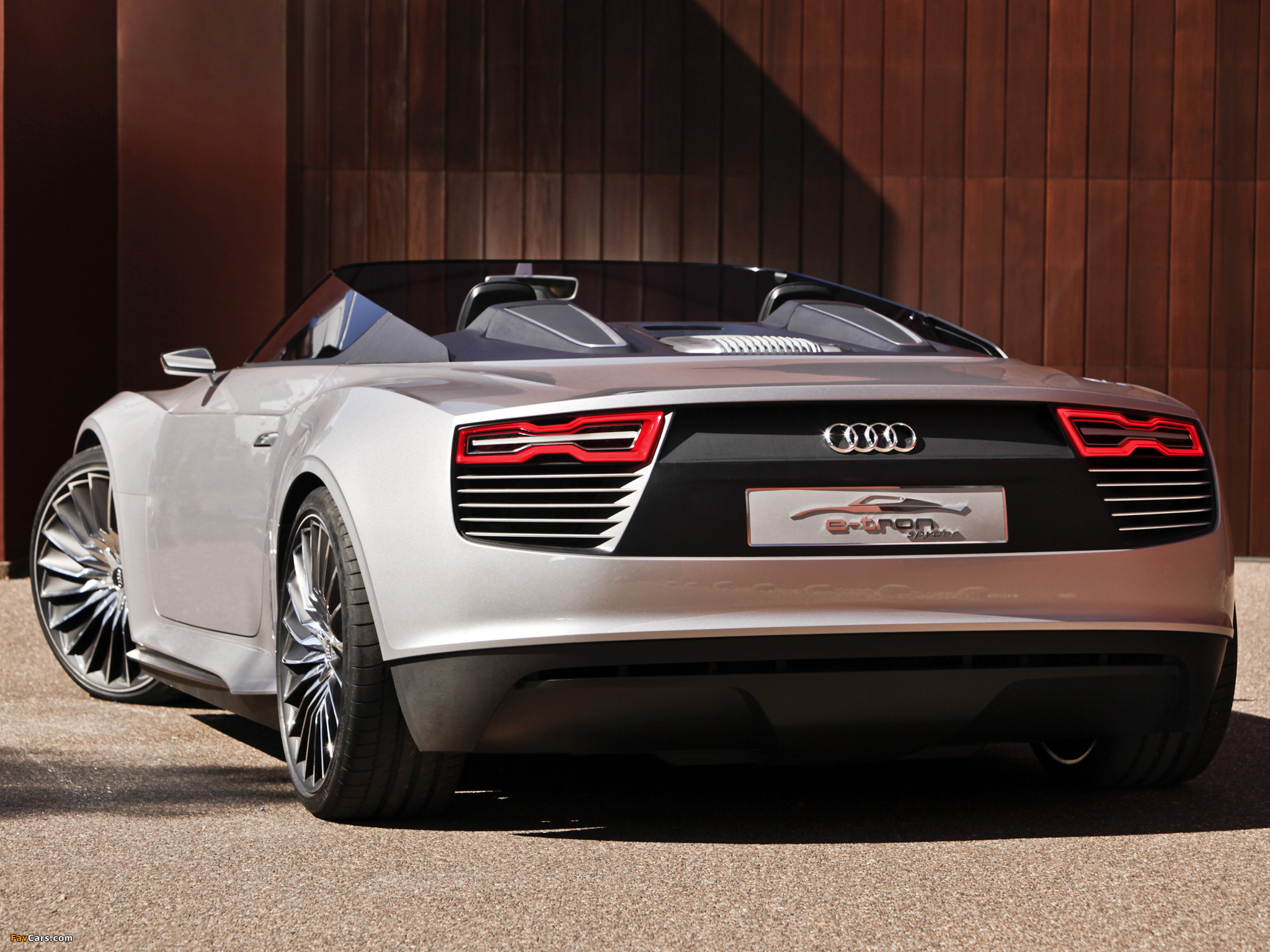 Audi e-Tron Spyder Concept 2010 wallpapers (2048 x 1536)