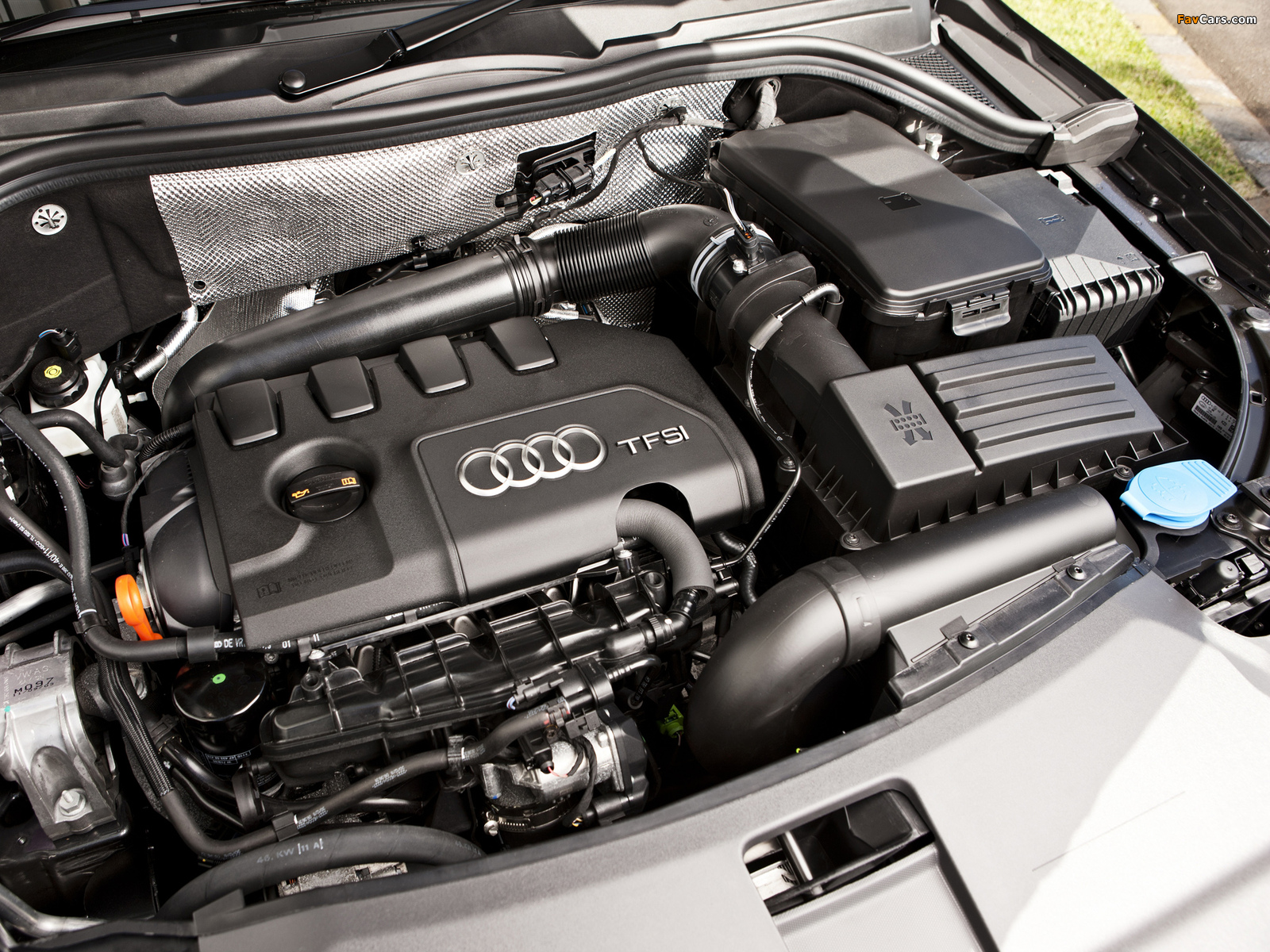 Audi Q3 2.0 TFSI quattro S-Line AU-spec 2012 photos (1600 x 1200)