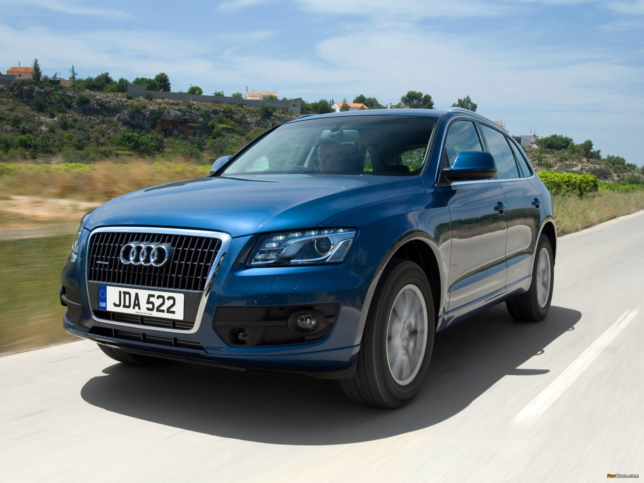 Audi Q5 2.0T quattro UK-spec (8R) 2008–12 images (2048 x 1536)