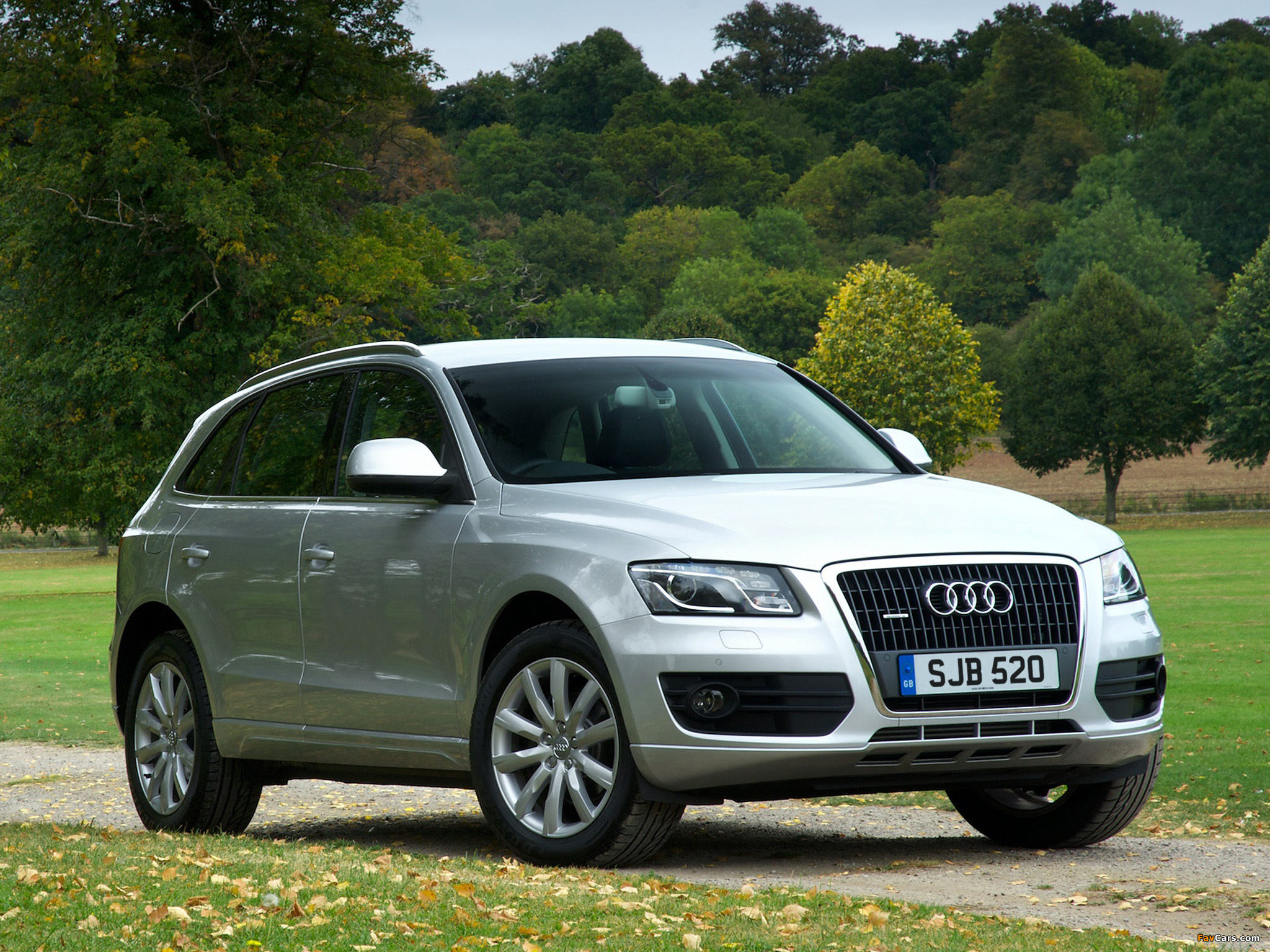 Audi Q5 2.0 TDI quattro UK-spec (8R) 2008–12 pictures (2048 x 1536)