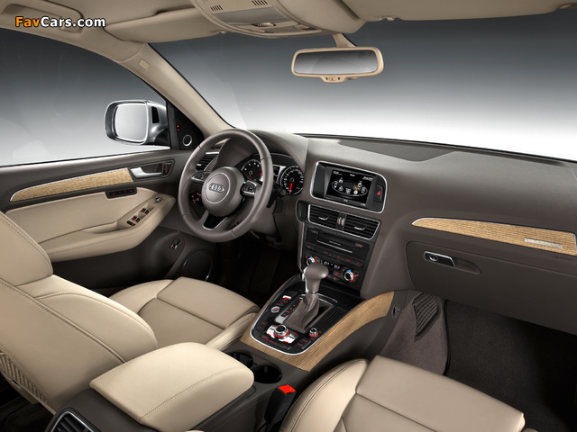 Images of Audi Q5 3.0T quattro (8R) 2012 (640 x 480)