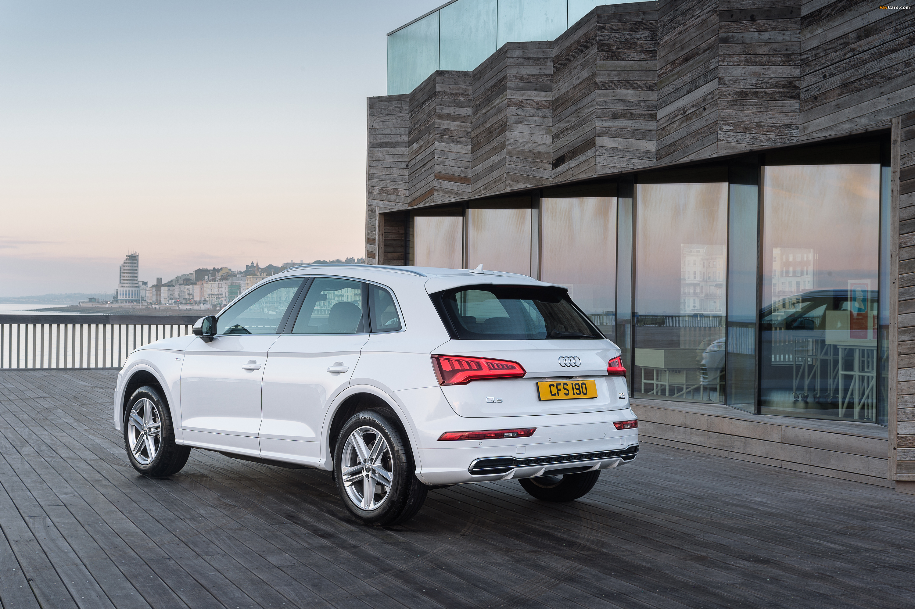 Images of Audi Q5 TDI quattro S line UK-spec 2017 (3000 x 1997)