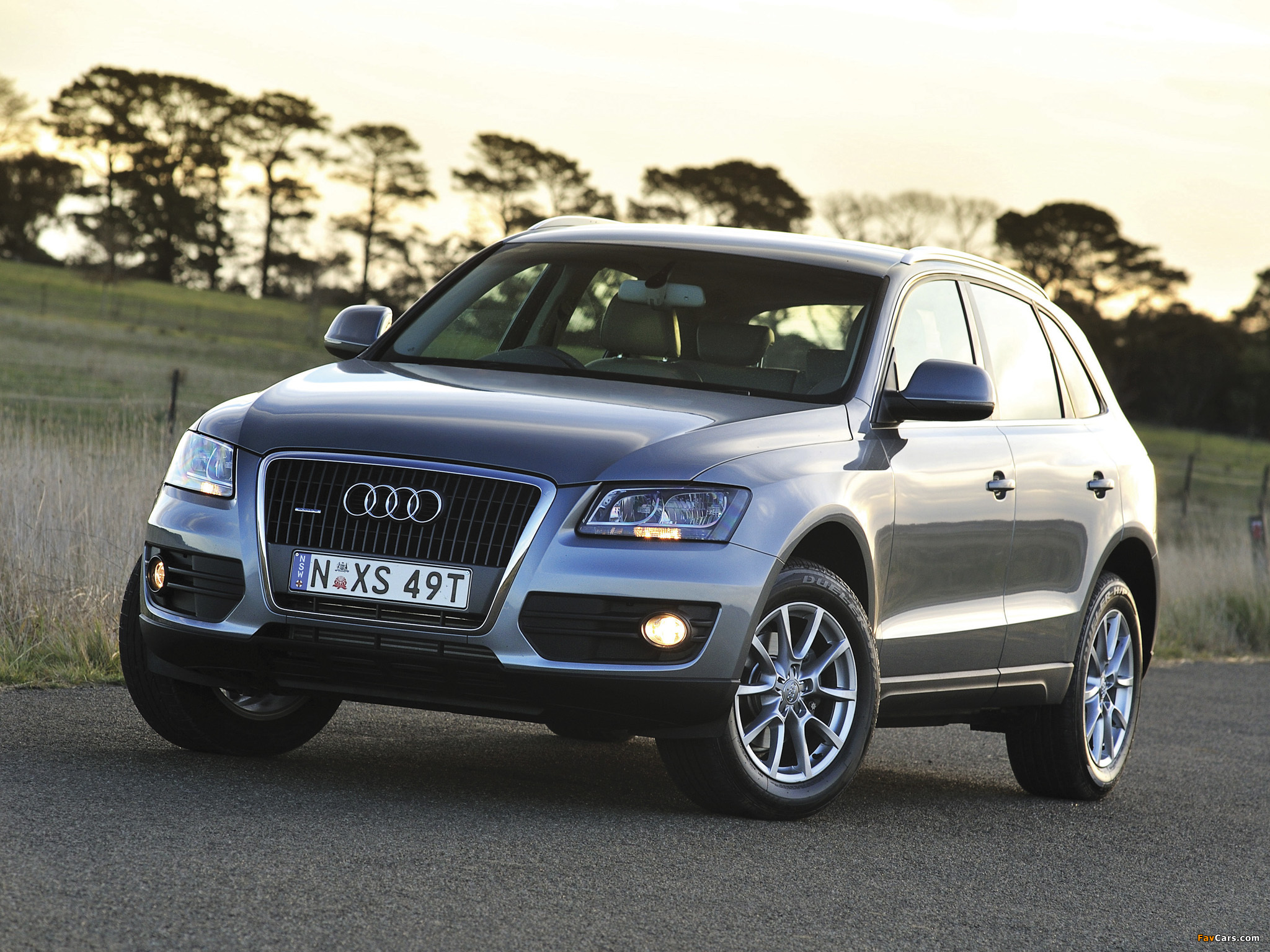 Pictures of Audi Q5 2.0 TDI quattro AU-spec (8R) 2008 (2048 x 1536)