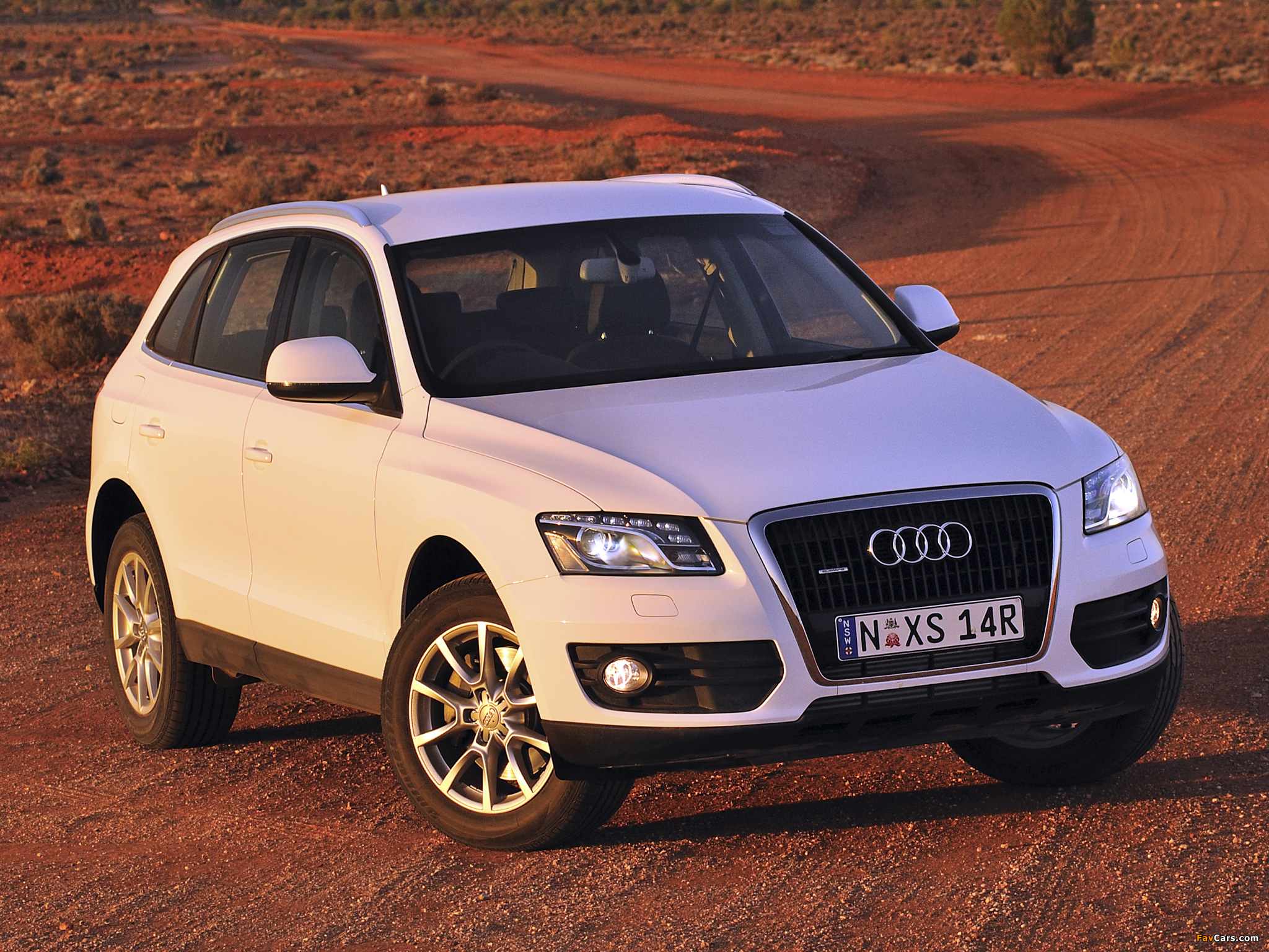 Pictures of Audi Q5 3.0 TDI quattro AU-spec (8R) 2008–12 (2048 x 1536)