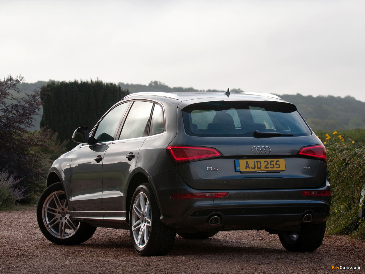 Audi Q5 2.0 TDI quattro S-Line UK-spec (8R) 2012 wallpapers (1280 x 960)