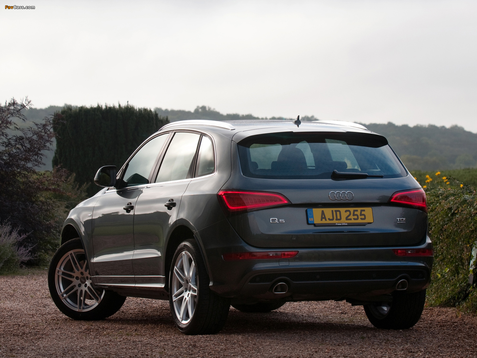 Audi Q5 2.0 TDI quattro S-Line UK-spec (8R) 2012 wallpapers (1600 x 1200)