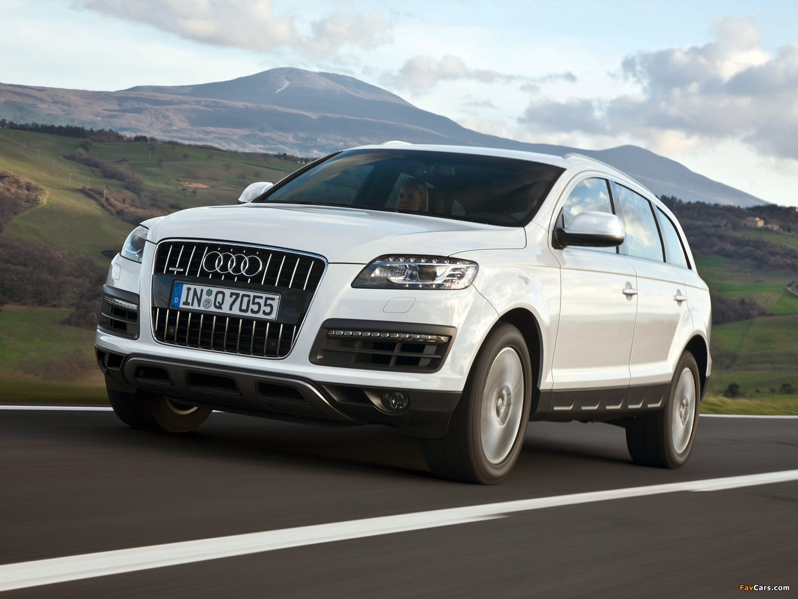 Audi Q7 4.2 TDI quattro 2009 photos (1600 x 1200)