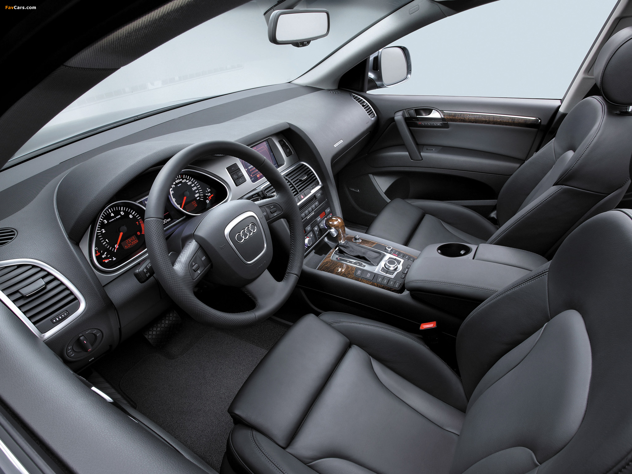 Pictures of Audi Q7 4.2 quattro 2005–09 (2048 x 1536)