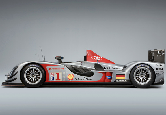 Images of Audi R15 TDI 2009