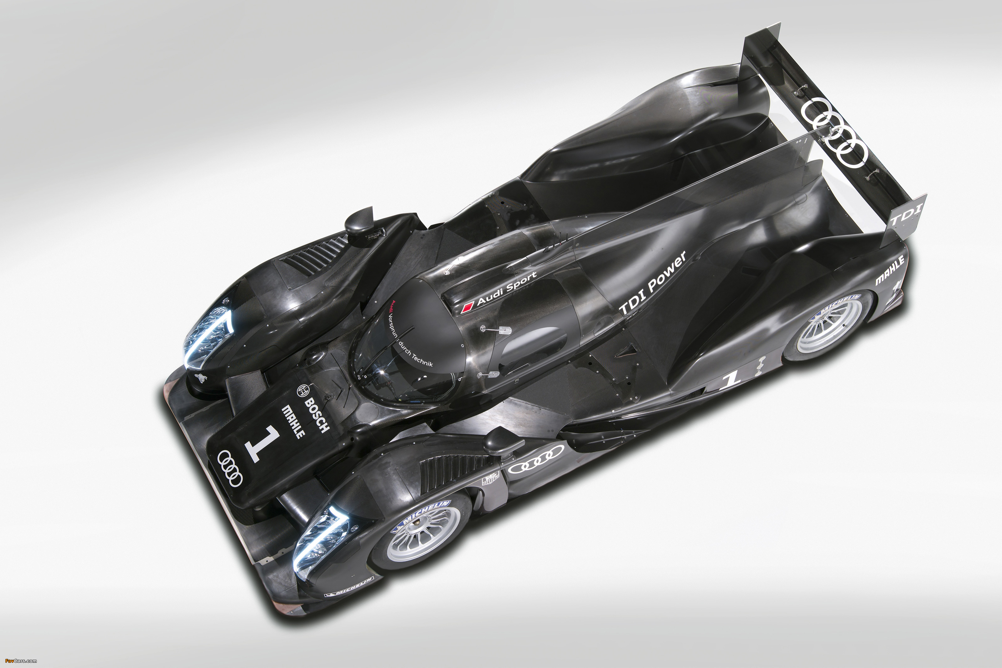 Audi R18 TDI 2011 images (3200 x 2133)