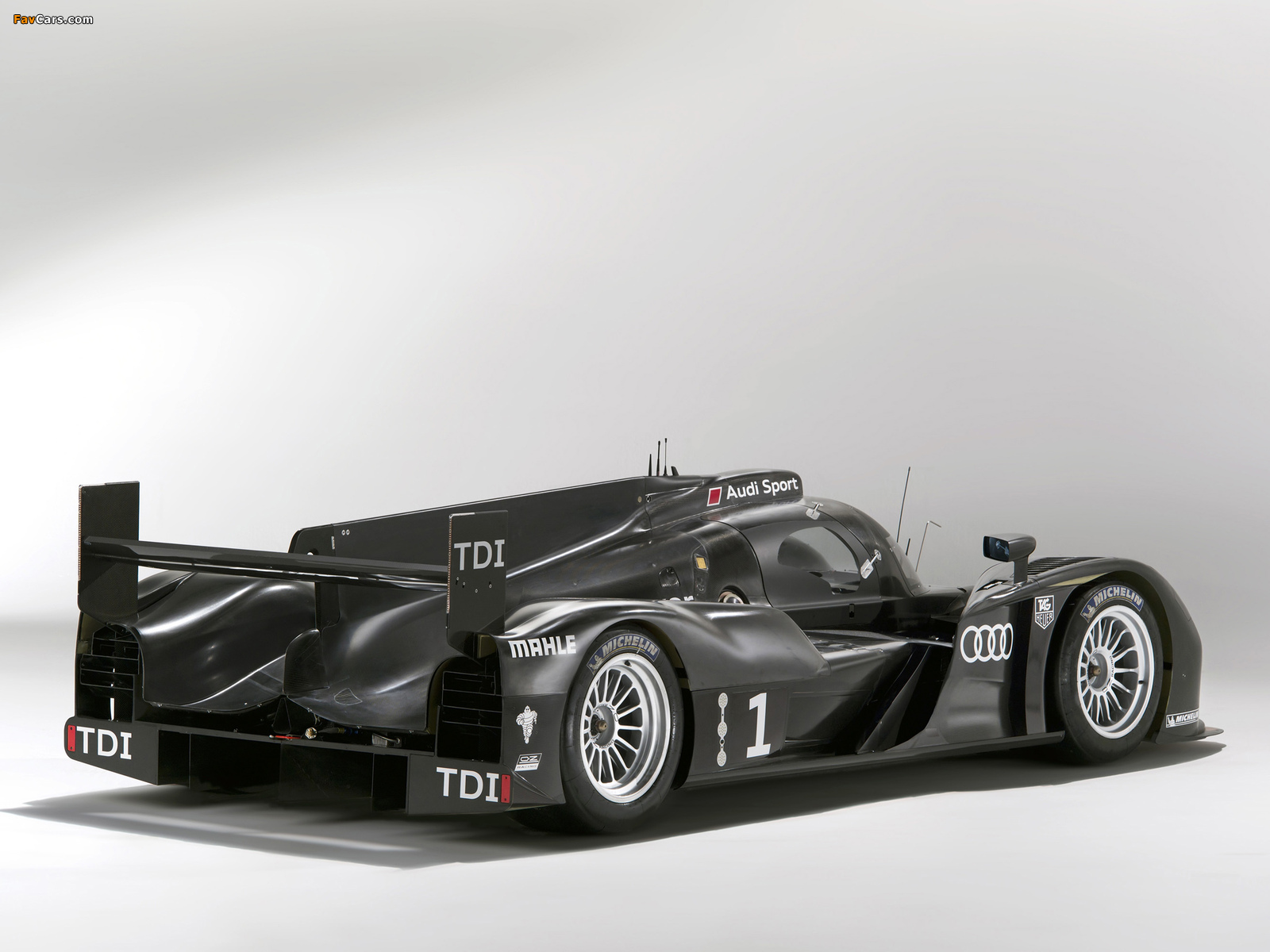 Audi R18 TDI 2011 photos (1600 x 1200)