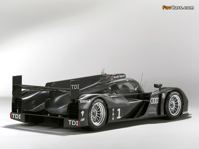 Audi R18 TDI 2011 photos (640 x 480)