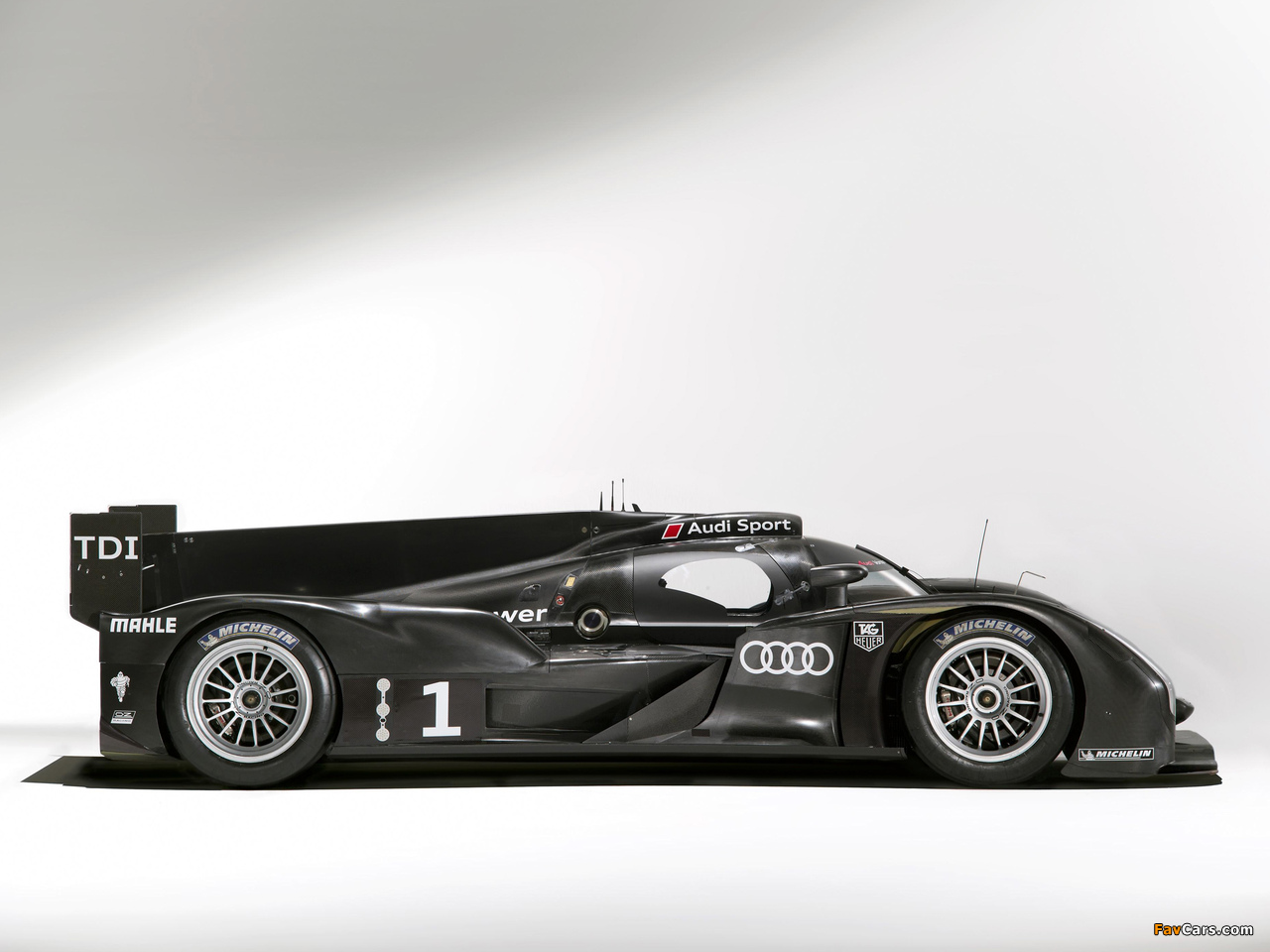 Audi R18 TDI 2011 wallpapers (1280 x 960)