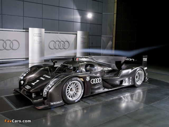 Photos of Audi R18 TDI 2011 (640 x 480)