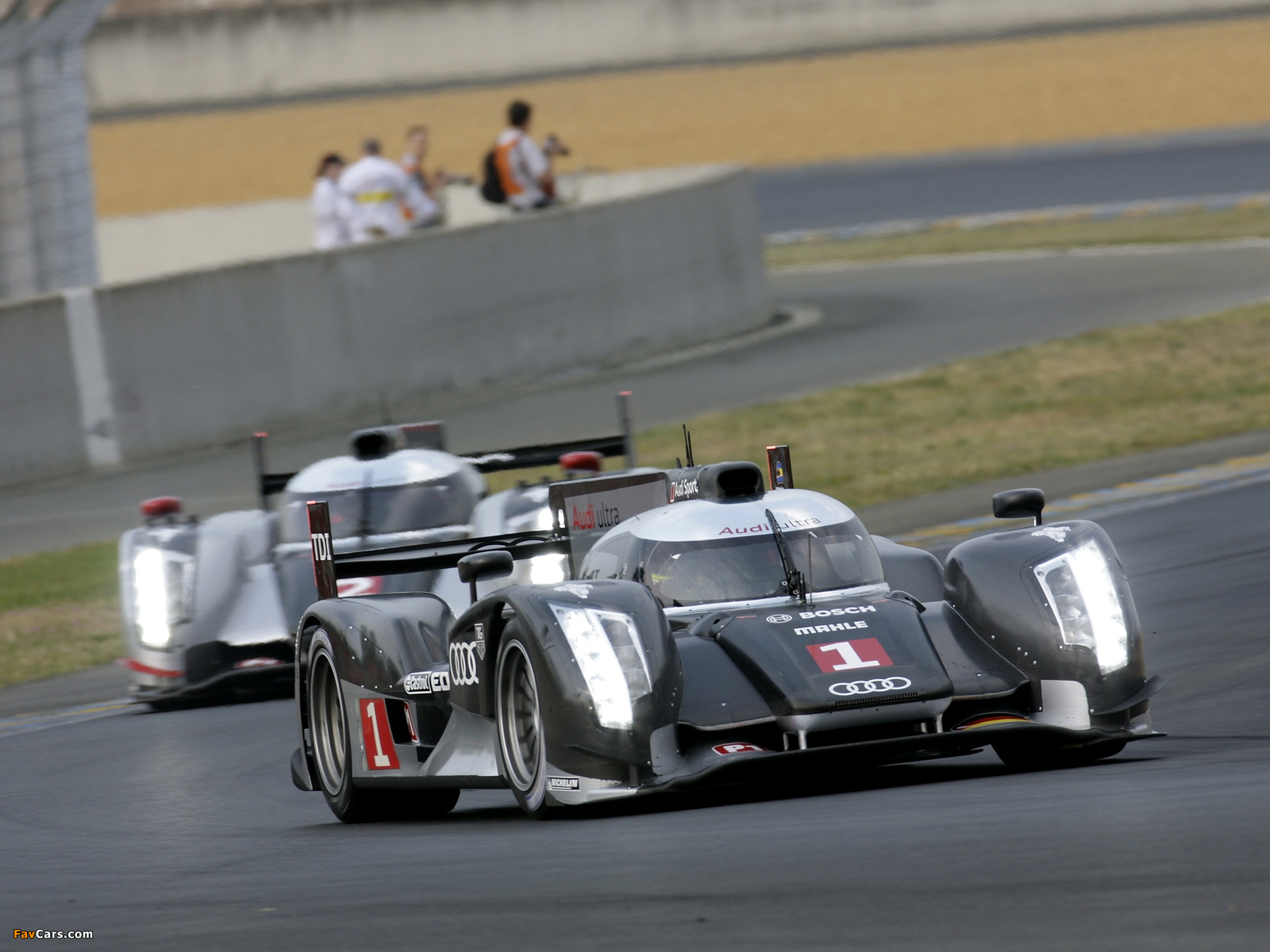 Pictures of Audi R18 TDI 2011 (1600 x 1200)