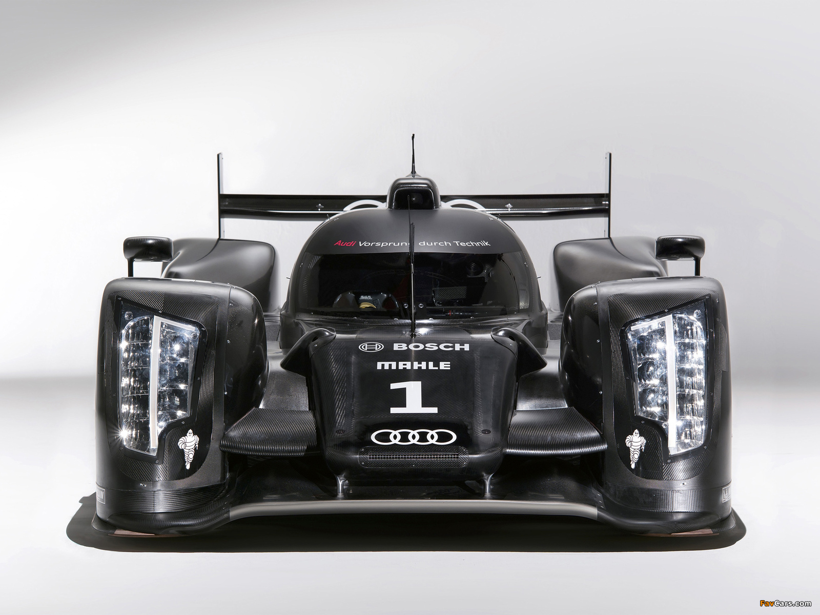 Audi R18 TDI 2011 wallpapers (1600 x 1200)