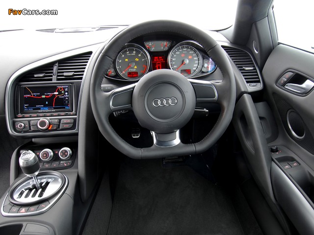 Audi R8 UK-spec 2007 images (640 x 480)
