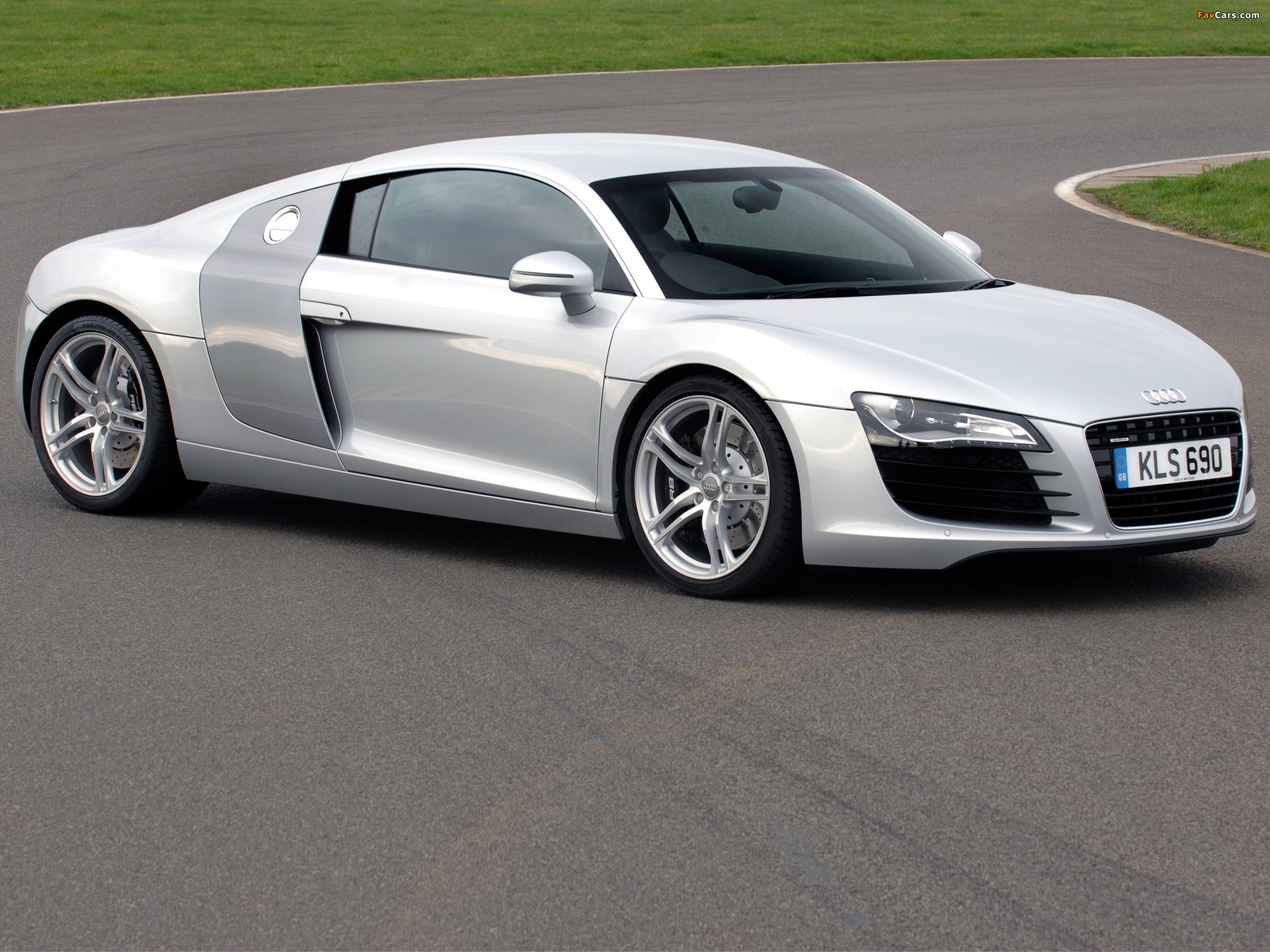 Audi R8 UK-spec 2007 images (2048 x 1536)