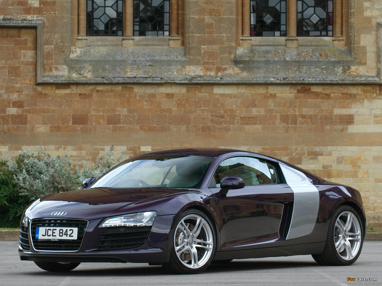 Audi R8 UK-spec 2007 photos (1280 x 960)