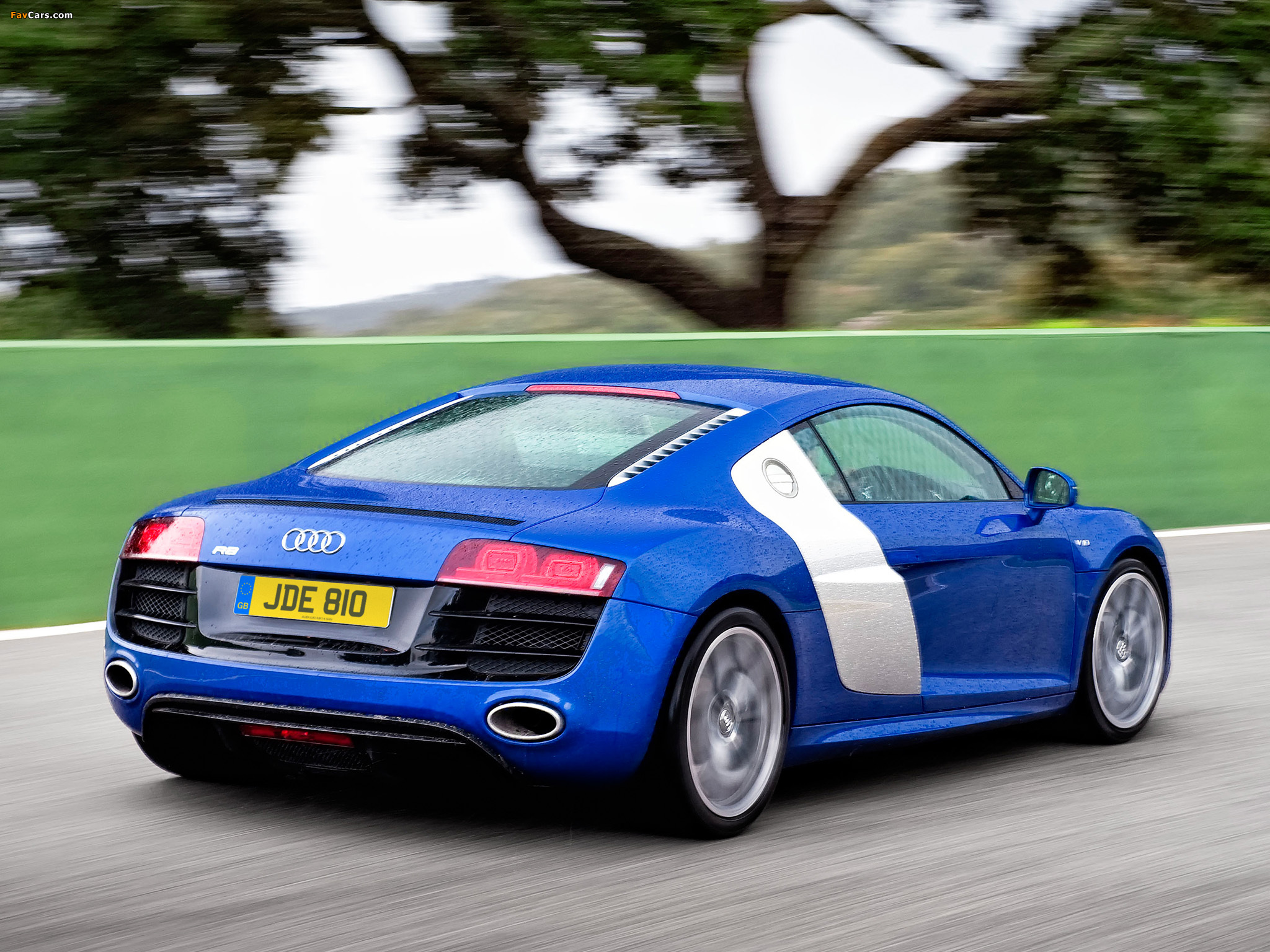 Audi R8 V10 UK-spec 2009–12 photos (2048 x 1536)