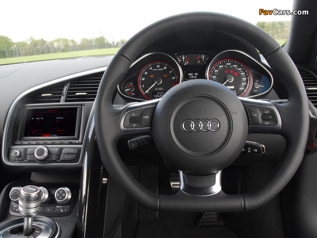 Audi R8 V10 UK-spec 2009–12 photos (640 x 480)