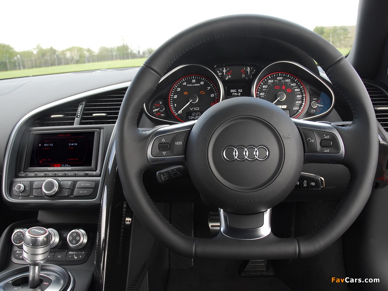 Audi R8 V10 UK-spec 2009–12 photos (800 x 600)