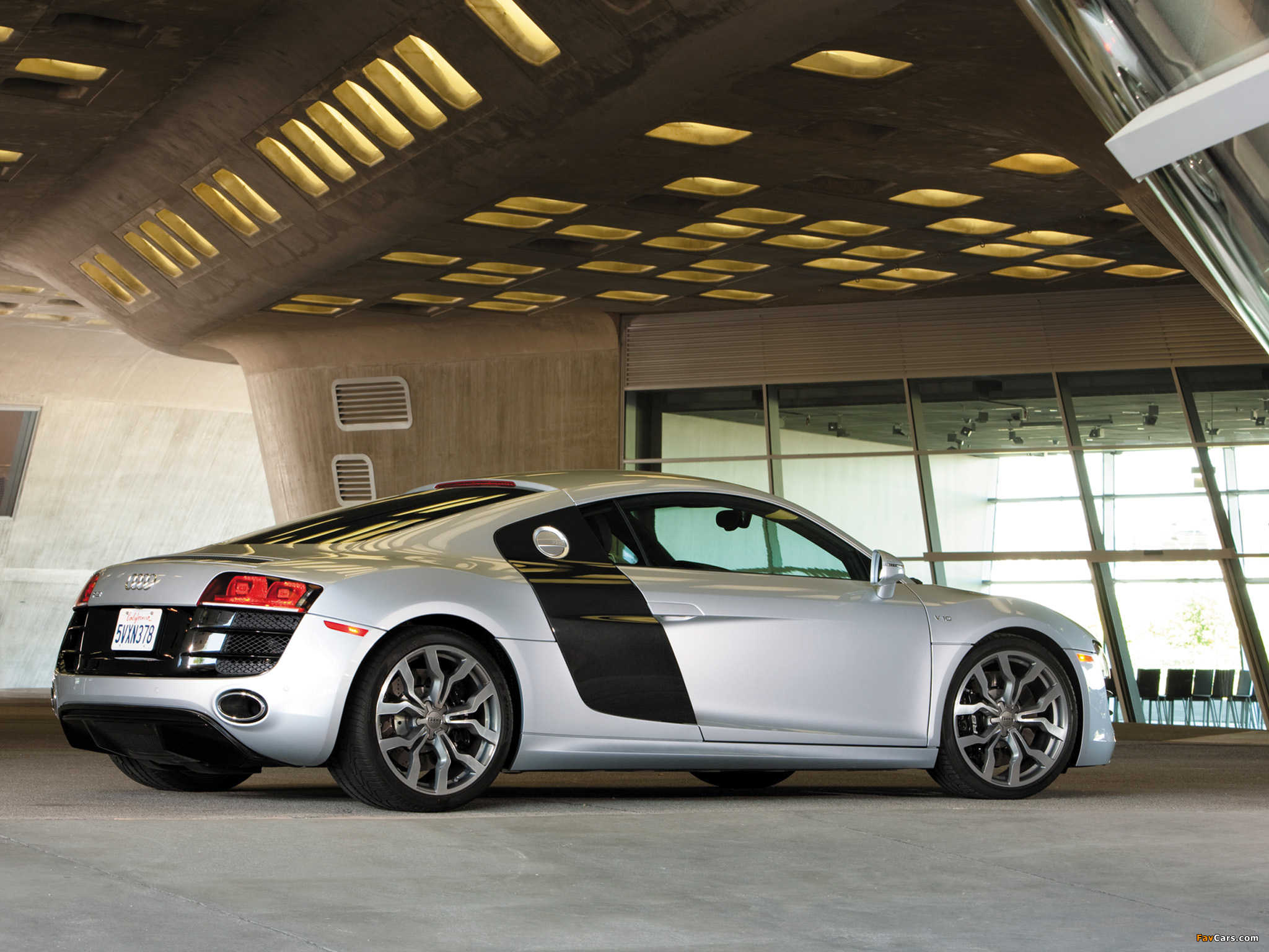 Audi R8 V10 US-spec 2009–12 photos (2048 x 1536)