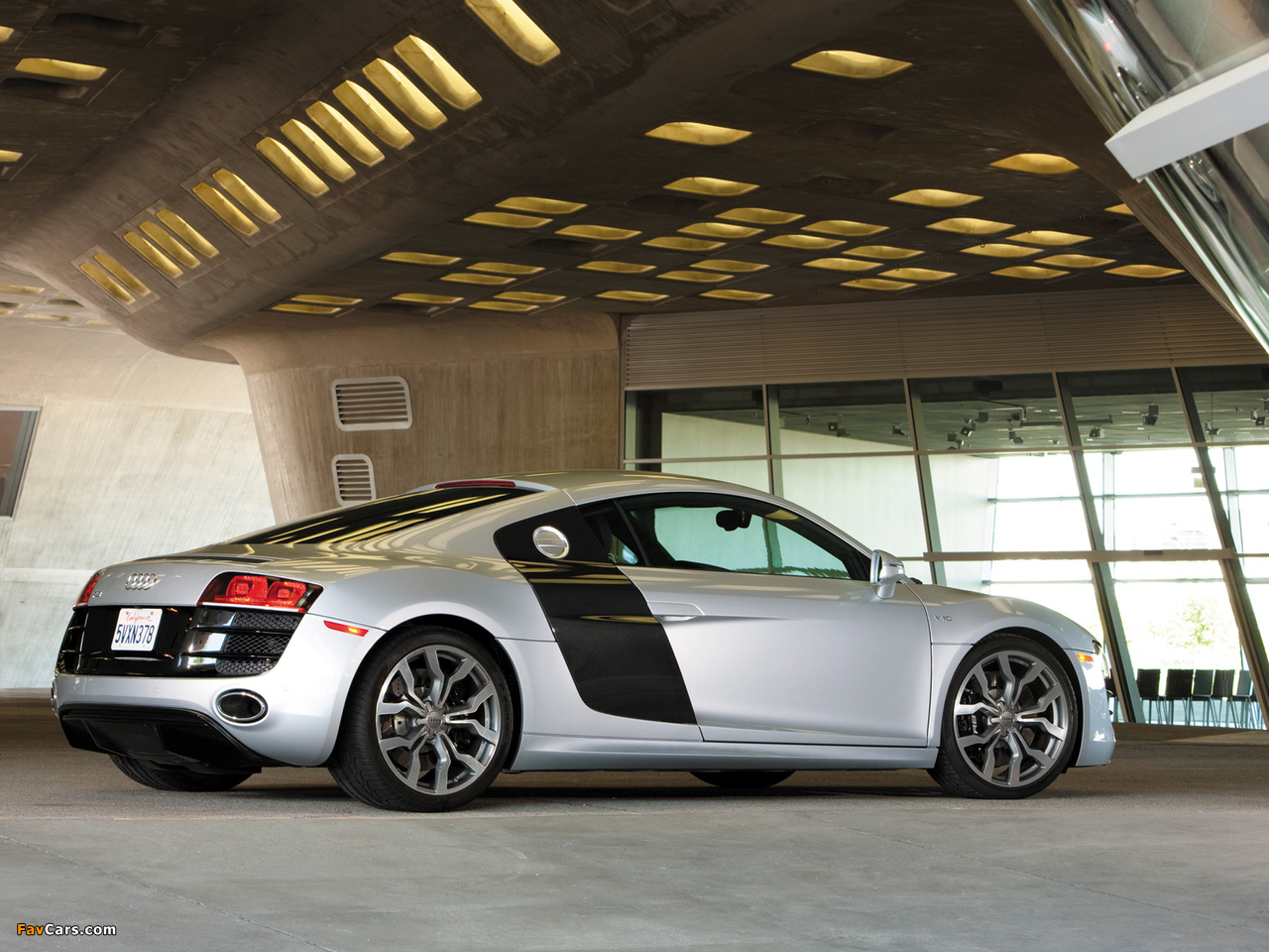 Audi R8 V10 US-spec 2009–12 photos (1280 x 960)