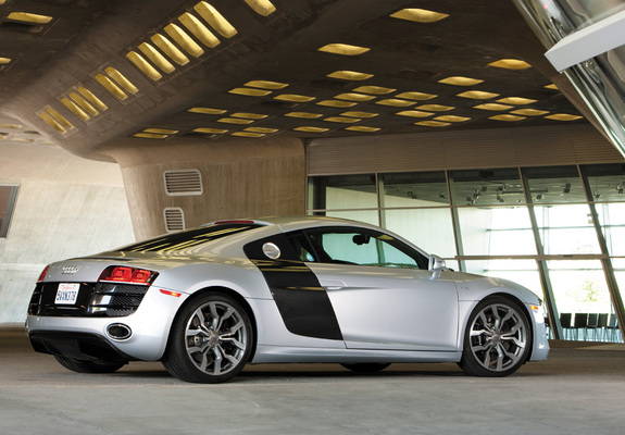 Audi R8 V10 US-spec 2009–12 photos