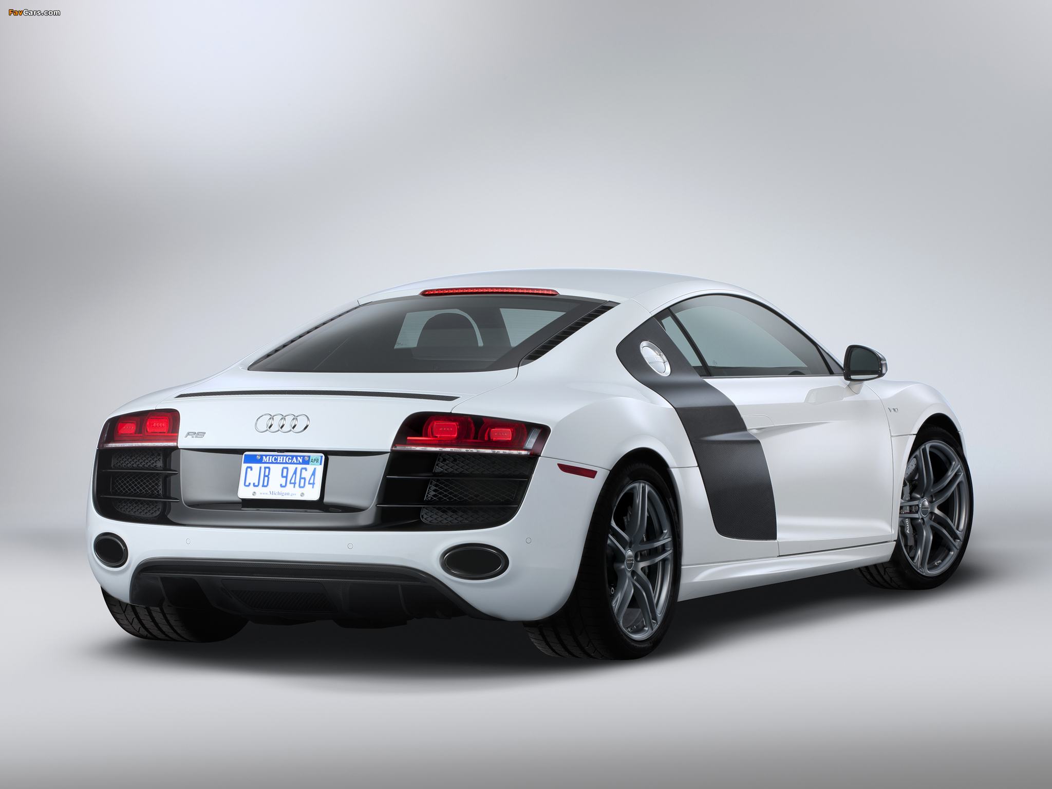 Audi R8 V10 US-spec 2009–12 photos (2048 x 1536)