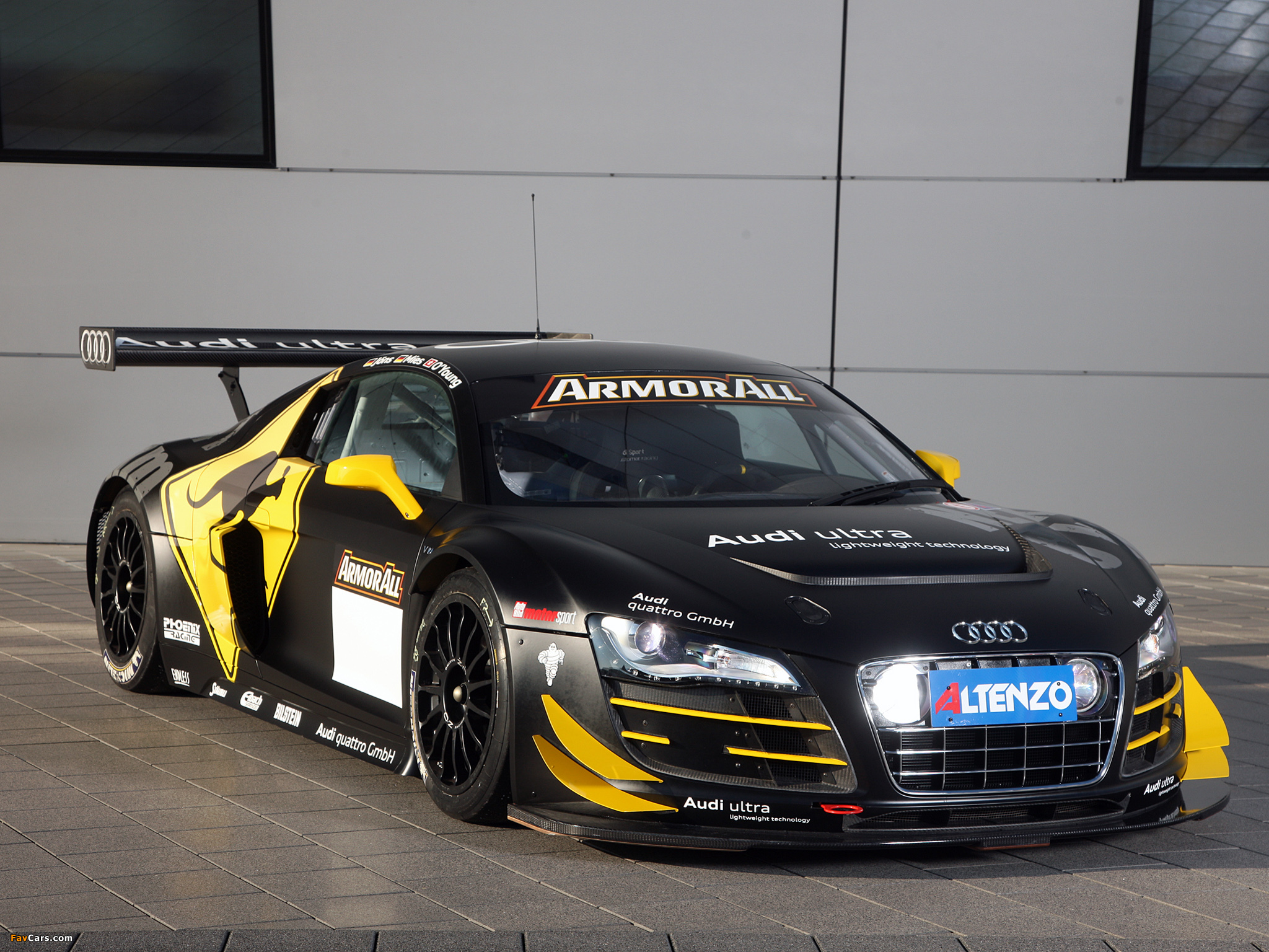 Audi R8 LMS 2009–12 pictures (2048 x 1536)