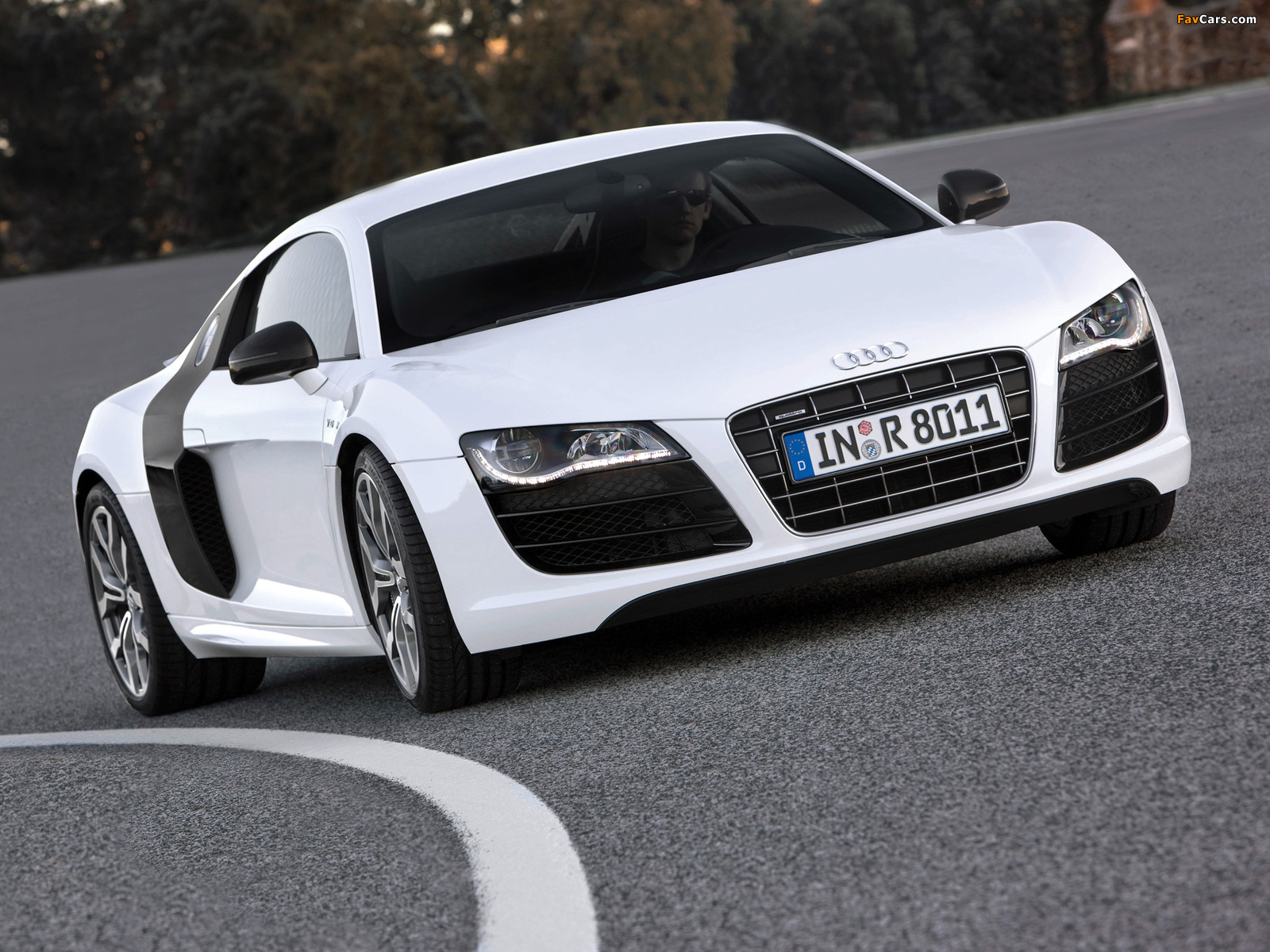 Audi R8 V10 2009–12 wallpapers (1600 x 1200)