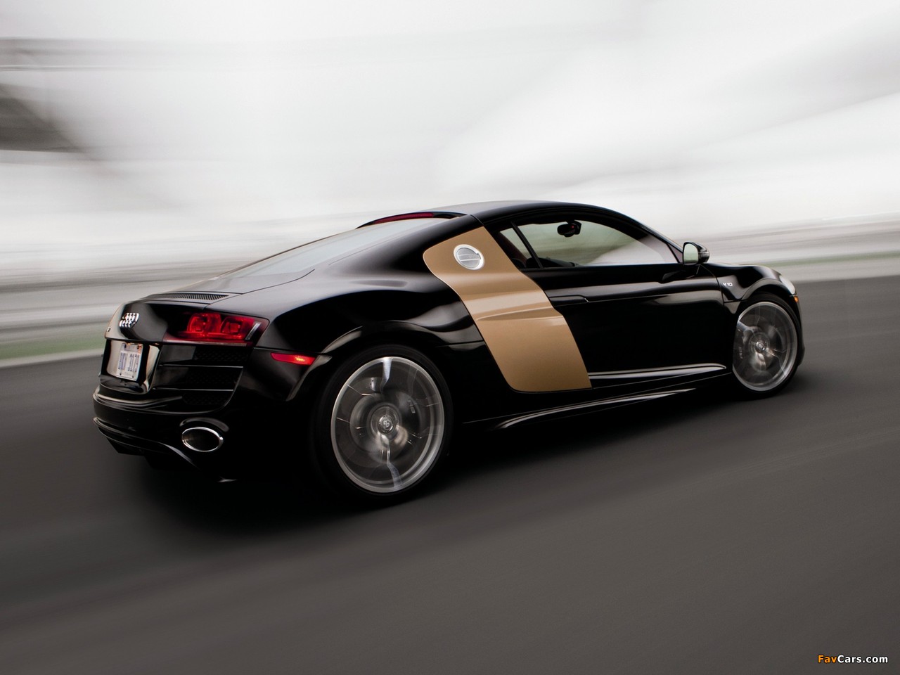 Audi R8 V10 US-spec 2009–12 wallpapers (1280 x 960)