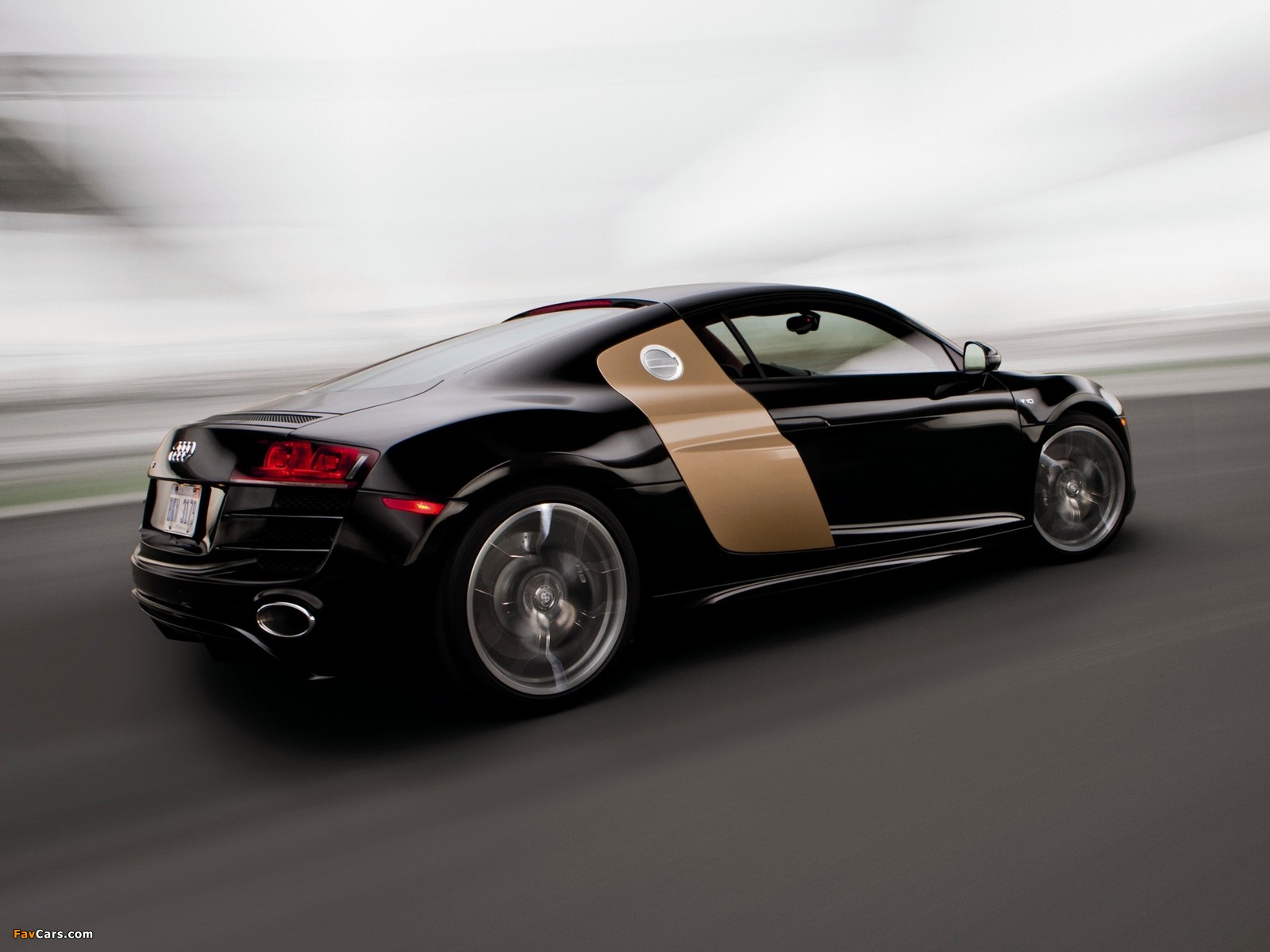 Audi R8 V10 US-spec 2009–12 wallpapers (1600 x 1200)