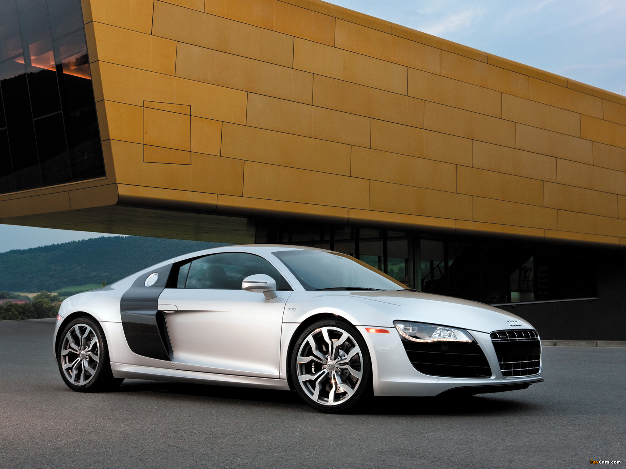 Audi R8 V10 US-spec 2009–12 wallpapers (2048 x 1536)