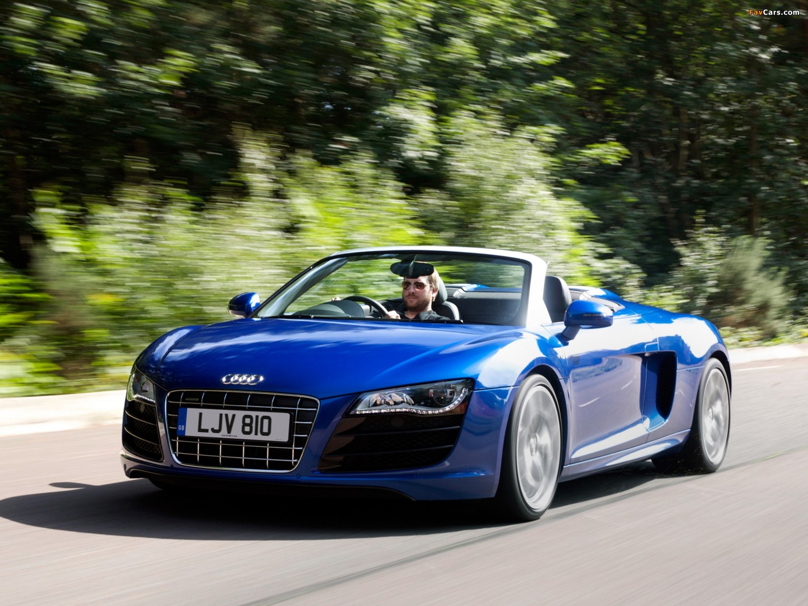 Audi R8 V10 Spyder UK-spec 2010 pictures (1600 x 1200)