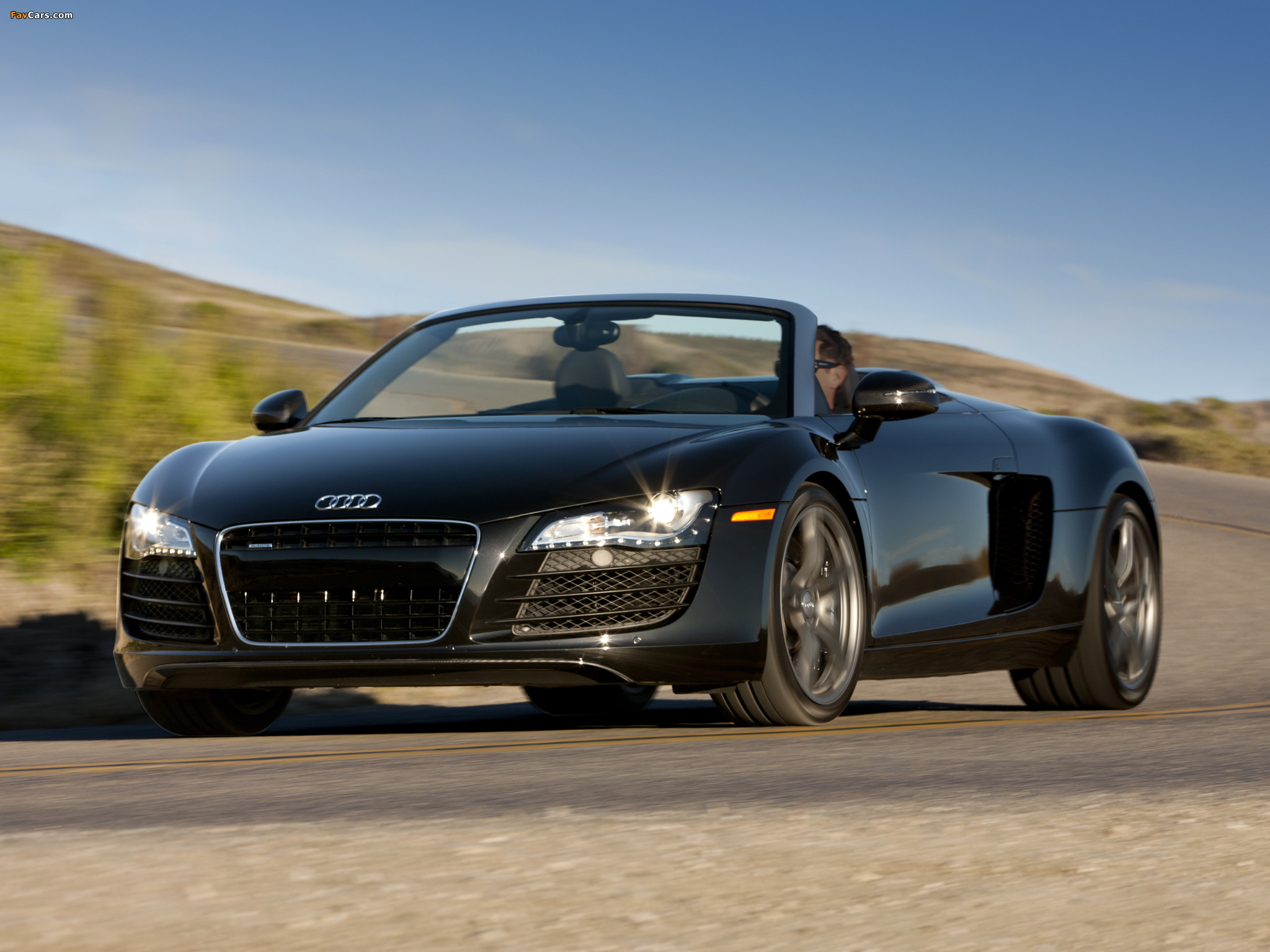 Audi R8 Spyder US-spec 2010 wallpapers (2048 x 1536)